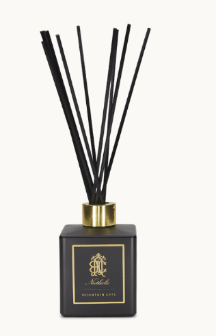Home Fragrance Geurstokjes 150ml – Mountain Chic | Le Parfum de Nathalie | Wellsi Favorites
