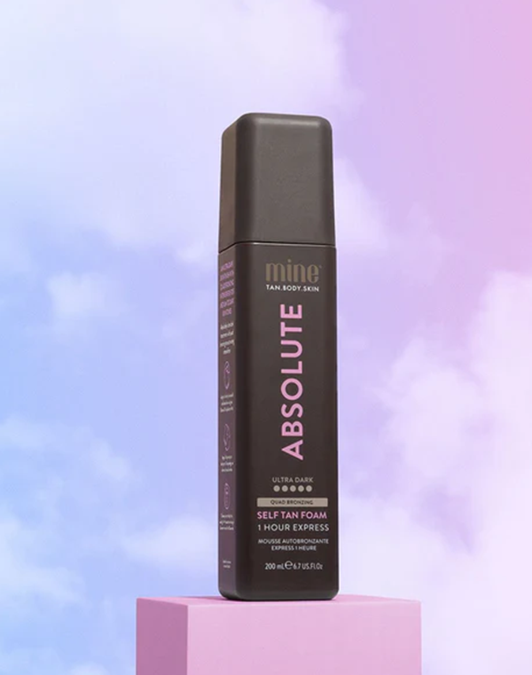 De allerdonkerste zelfbruiner met viervoudige bronzende melanine-activerende stoffen